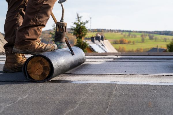 Flat Roof Tar Repair in Spokane